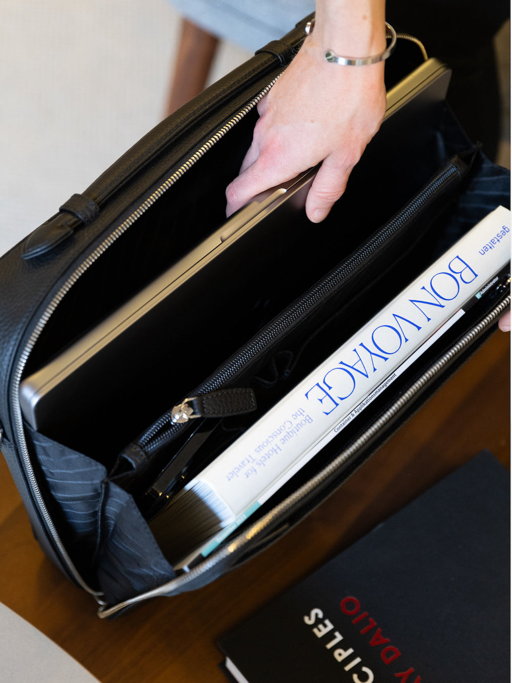 Die besten Aktenkoffer für sicheren Transport und stilvolles Auftreten