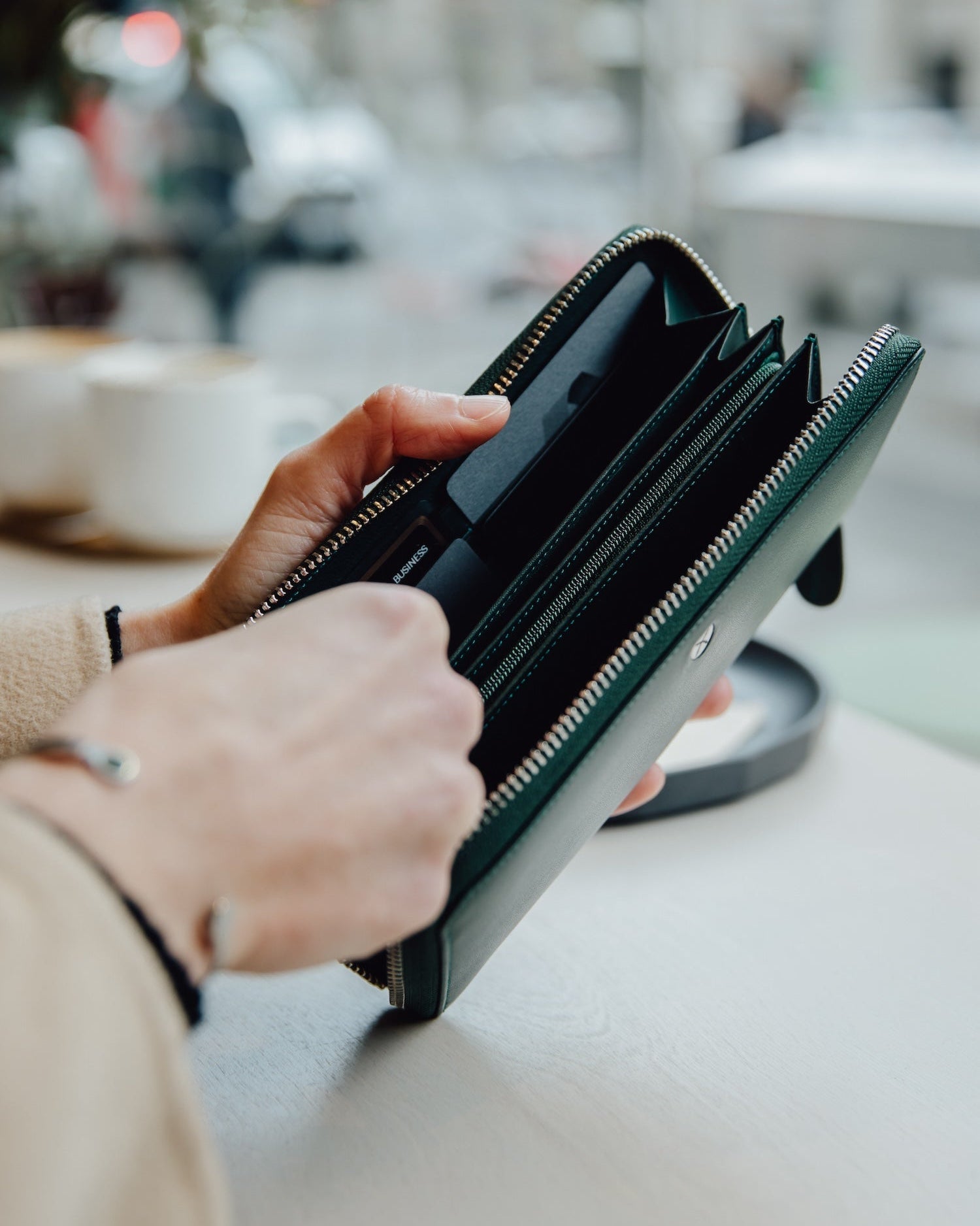 Geldbörse Portemonnaie Leder grün mit Rundumreißverschluss - Corf Offermann