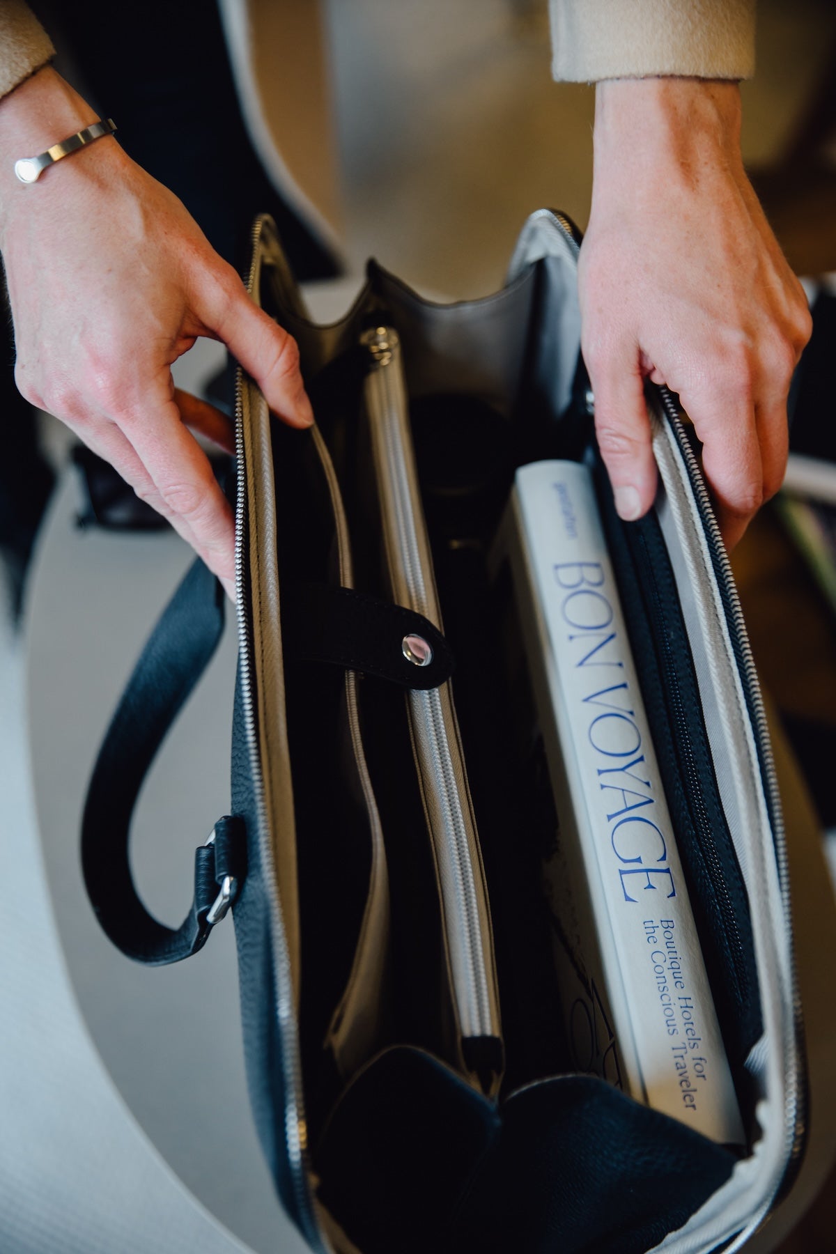 Businesstasche Laptoptasche 14 Zoll geprägtes Leder dunkel blau - Corf Offermann