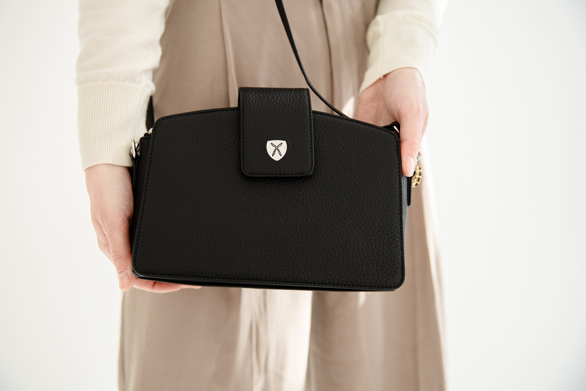 Handtasche Schultertasche Leder schwarz - Corf Offermann