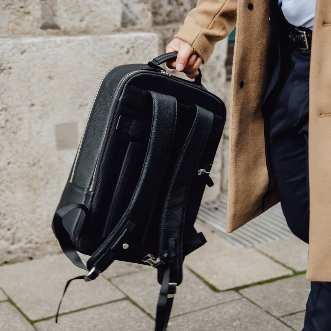 Businessrucksack Lederrucksack 15 Zoll geprägtes Leder schwarz 3 Fächer - Corf Offermann