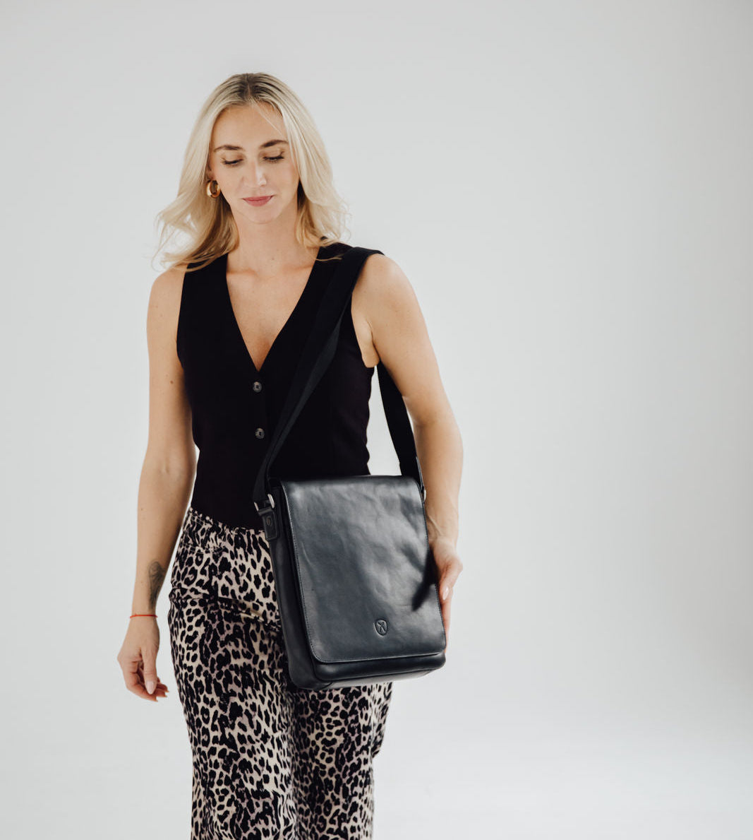 Tablet Tasche Schultertasche 10 Zoll Leder schwarz - Corf Offermann