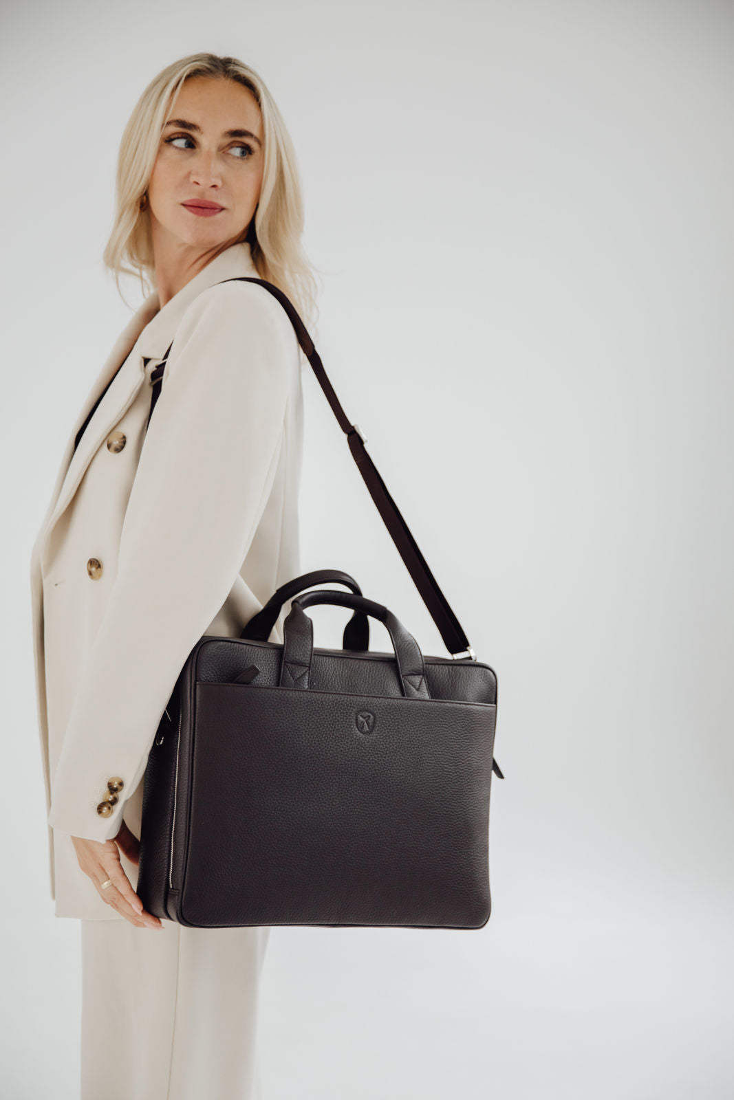 Businesstasche Laptoptasche 15 Zoll leicht genarbtes Leder braun 2 große Fächer