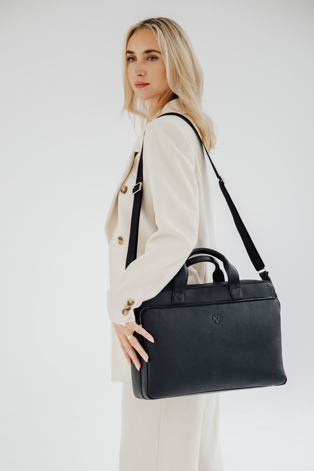 Businesstasche Laptoptasche 15 Zoll leicht genarbtes Leder schwarz